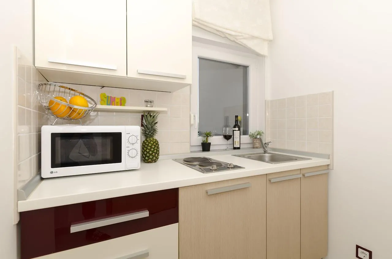 Apartments Maja Donji Okrug
