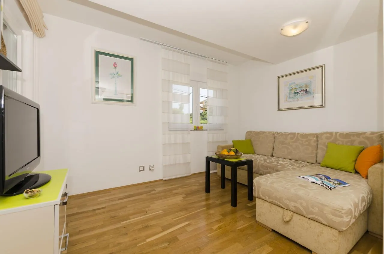Apartments Maja Donji Okrug