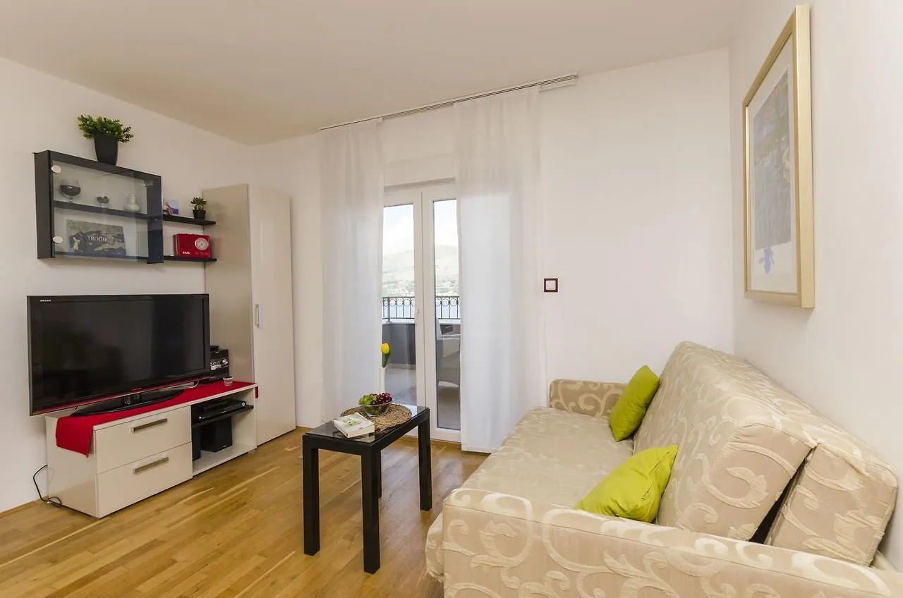Apartments Maja Donji Okrug