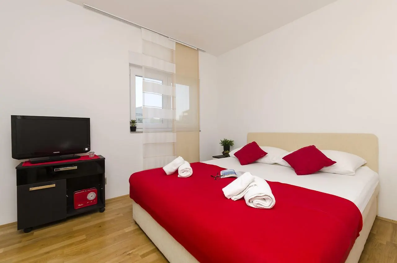 Apartments Maja Donji Okrug